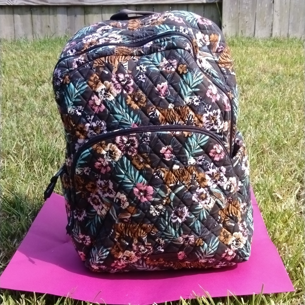 Vera Bradley Large Backpack New with tags - Picture 1 of 5